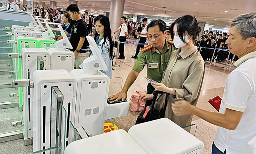 Hoàn thiện quy định về hoàn thành nghĩa vụ nộp thuế trong trường hợp xuất cảnh