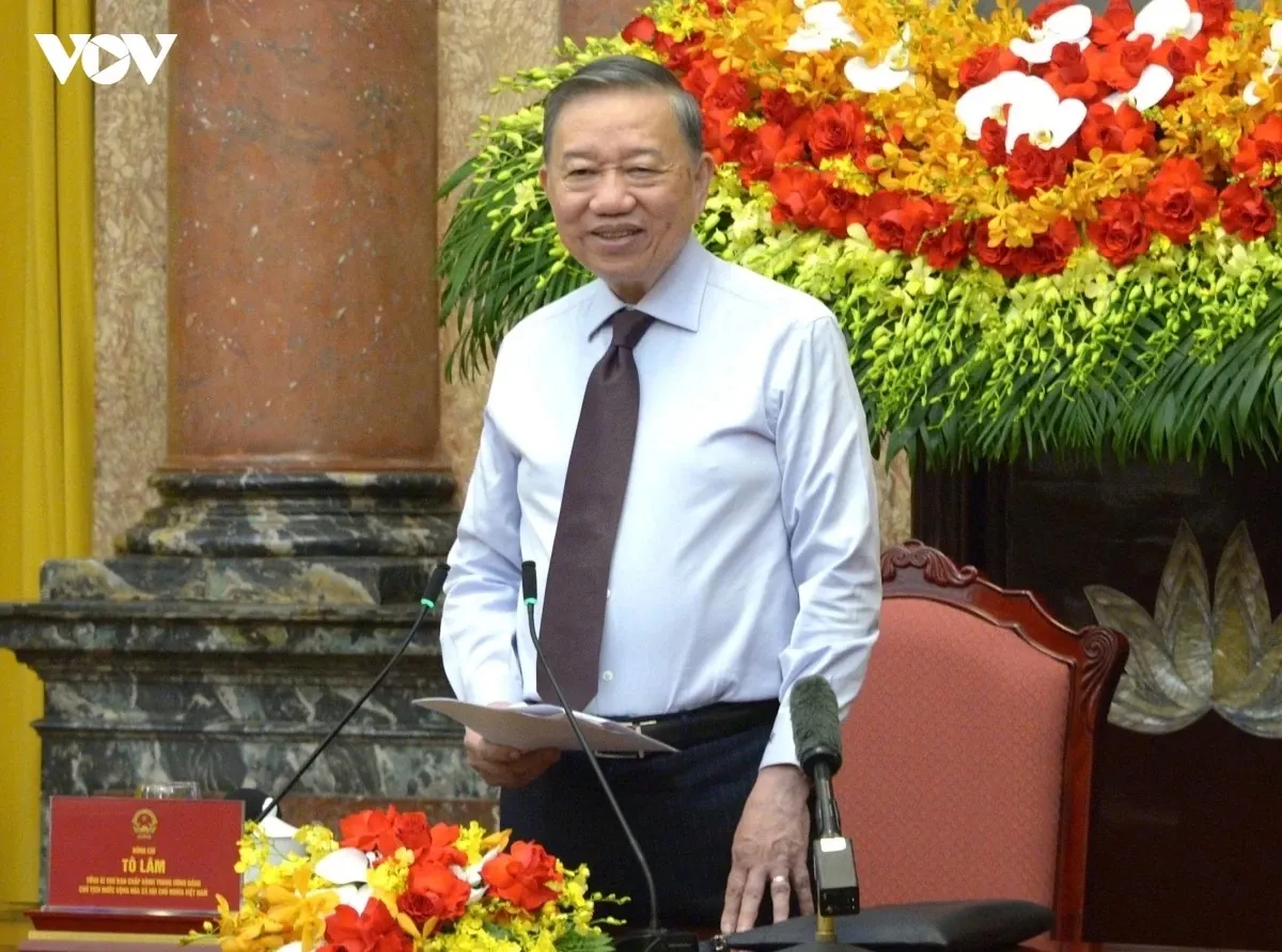 tong_bi_thu_chu_tich_nuoc_to_lam_gap_mat_nha_bao_tieu_bieu_