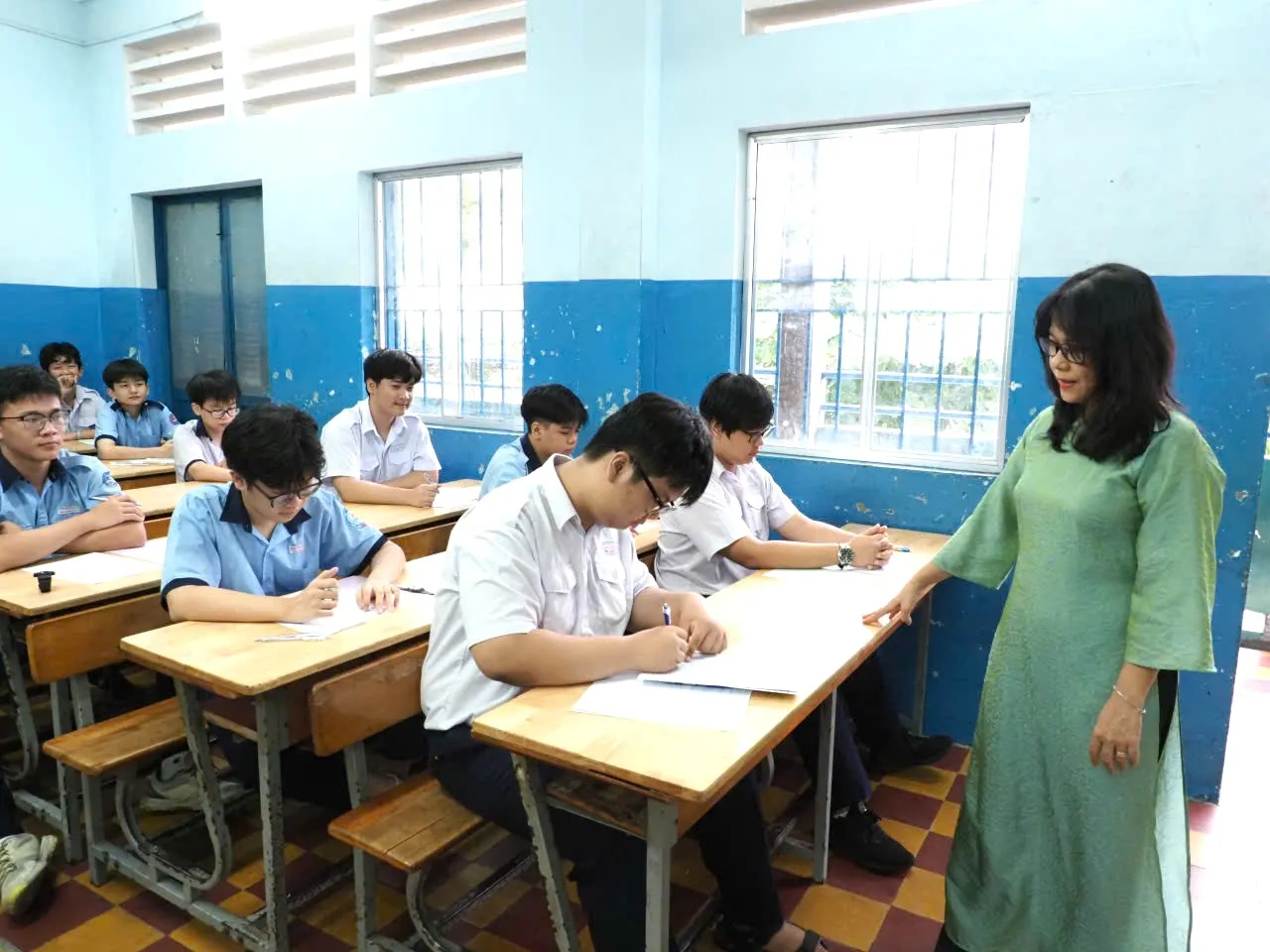tuyen sinh lop 10