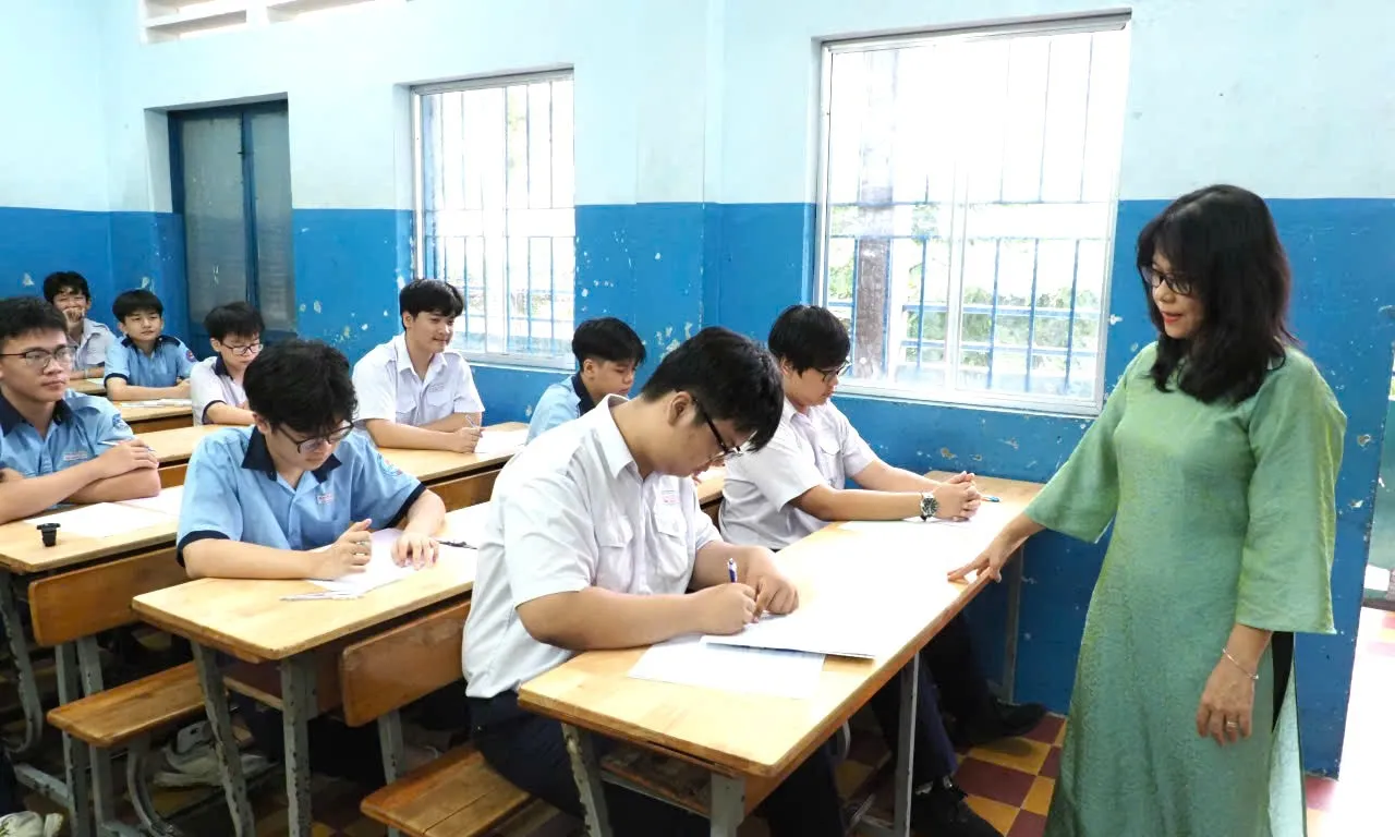 9h sáng 19/6: Công bố điểm thi lớp 10 và điểm chuẩn lớp 10 chuyên tại TPHCM
