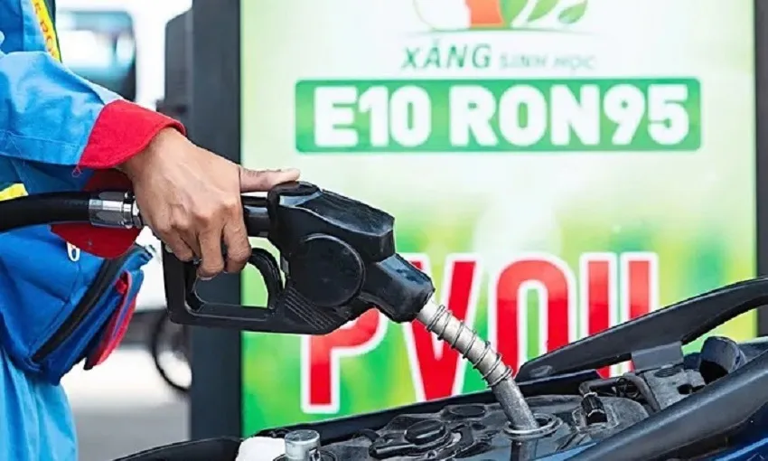 Giá xăng dầu đồng loạt giảm, xăng E10RON95-III ở mức 20.753 đồng/lít