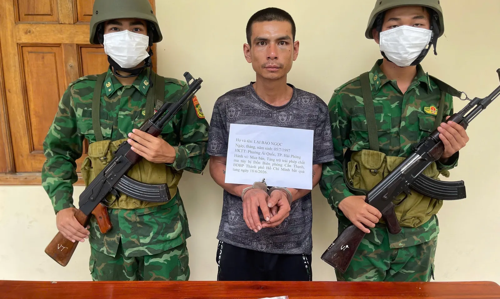 Bắt thuyền viên và đồng phạm tàng trữ ma túy đá