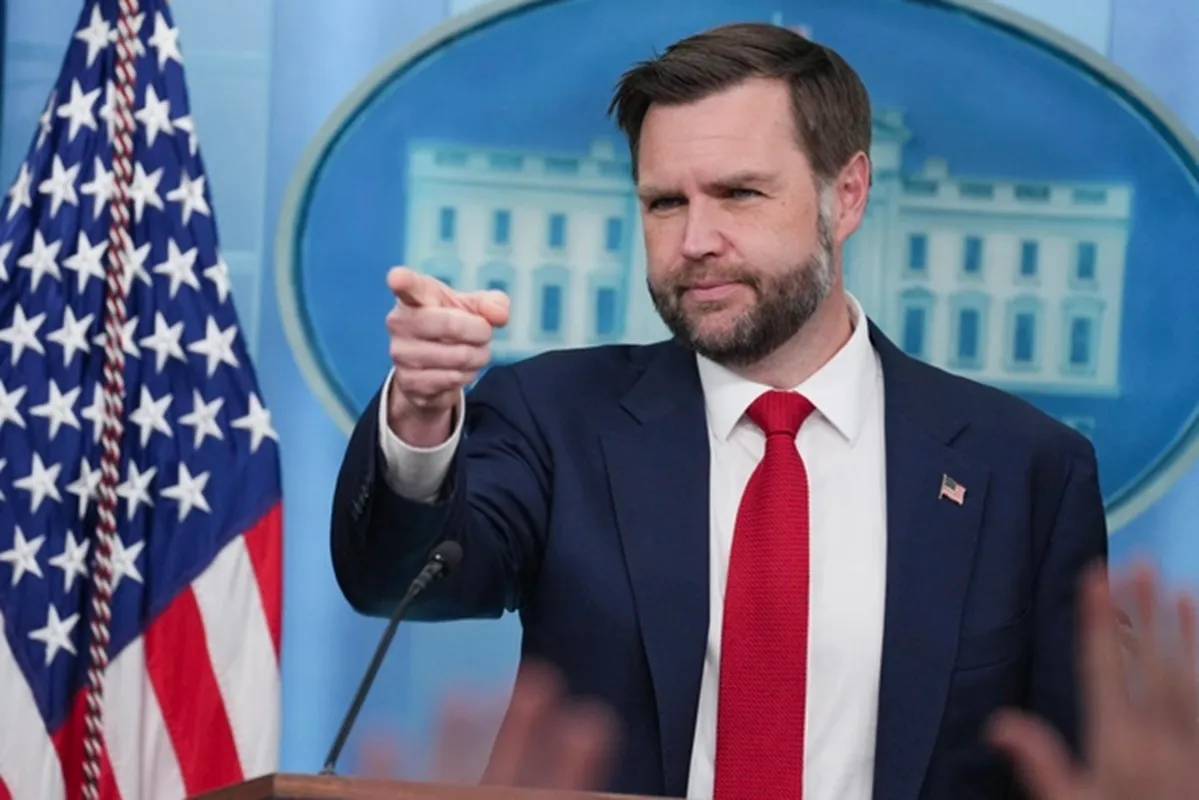 Phó tổng thống Mỹ JD Vance phát biểu tại Nhà Trắng ngày 18-6 - Ảnh AFP