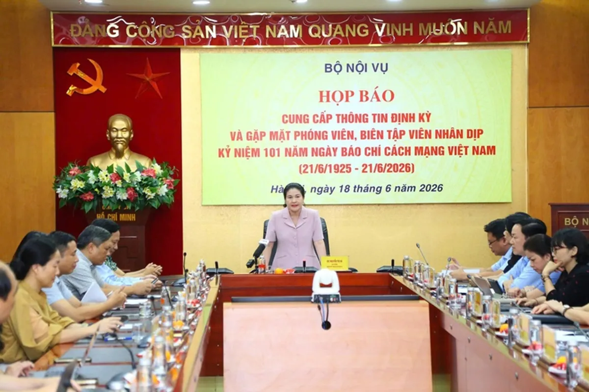 Thứ trưởng Bộ Nội vụ Nguyễn Thị Hà chủ trì họp báo cung cấp thông tin định kỳ của Bộ Nội vụ - Ảnh Chinh phu