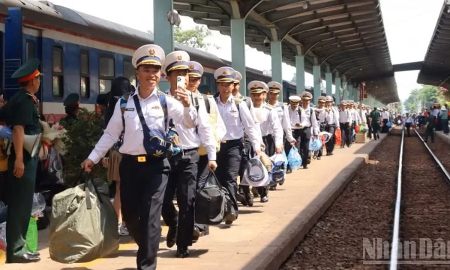 Giảm 30% giá vé tàu cho quân nhân phục vụ tại Đặc khu Trường Sa từ ngày 1/7