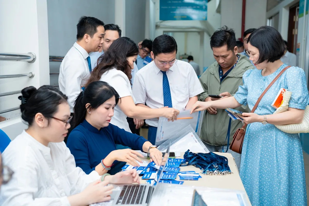 Nhiều bác sĩ tham dự Hội thảo Tập huấn chuẩn châu Âu về Giải phẫu bệnh Tiết niệu năm 2026