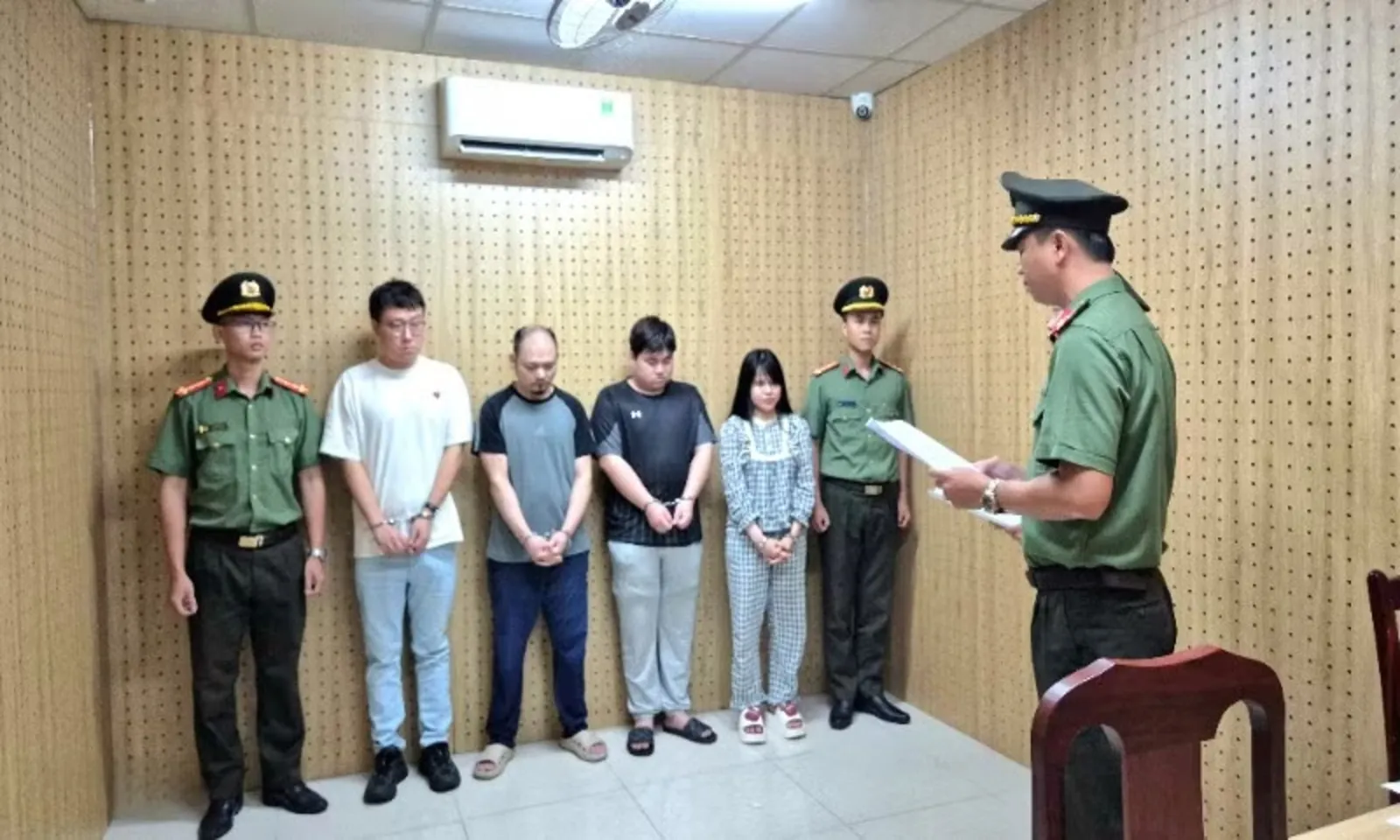 TPHCM phát hiện hàng trăm người nước ngoài vi phạm, khởi tố 8 vụ án hình sự - Hình 1