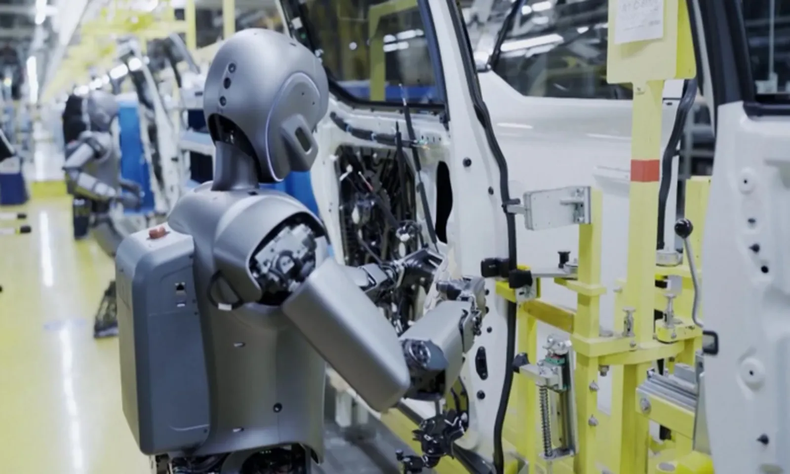 Trung Quốc đưa vào vận hành siêu nhà máy robot AI, hướng tới sản xuất 500.000 robot mỗi năm – Hình 1