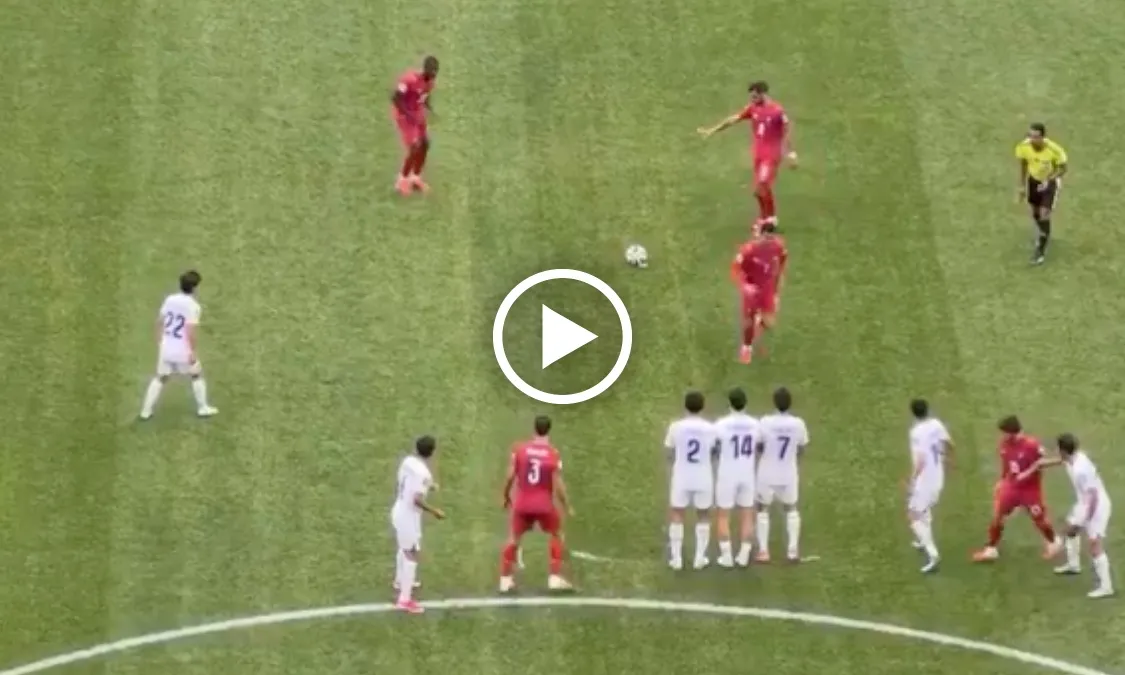 VIDEO: Ronaldo và Bruno phối hợp đá phạt IQ vô cực, đánh lừa cả đồng đội