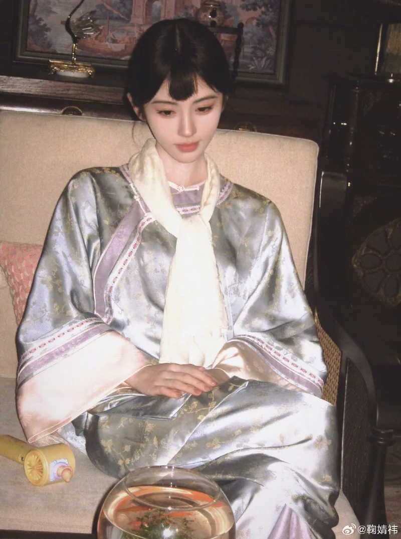 voh-phim-moi-cua-cuc-tinh-y-bien-thanh-san-khau-thoi-trang-29
