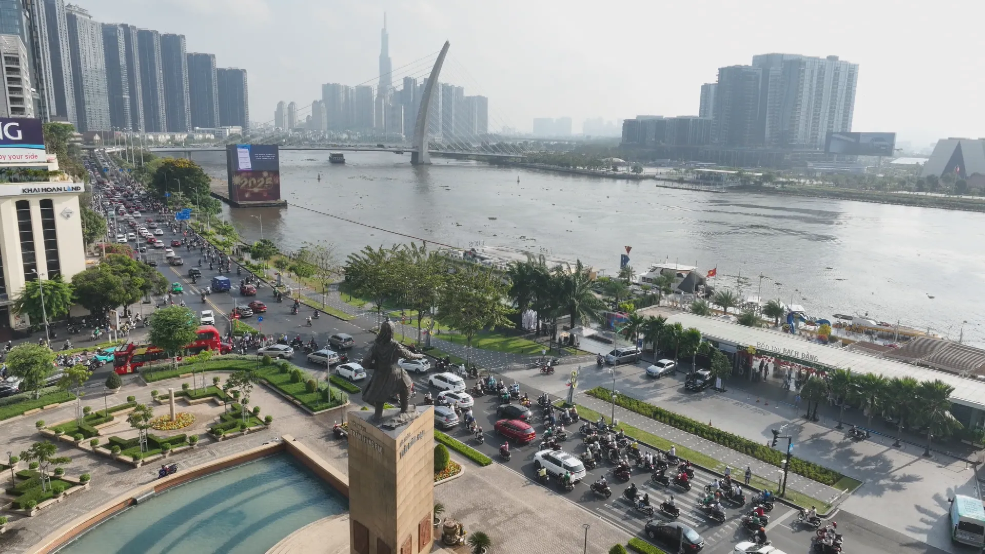 Từ Bến Bạch Đằng, Thủ Thiêm đến các tuyến ven sông Sài Gòn đang được quy hoạch, một dạng không gian công cộng mới đang dần hình thành