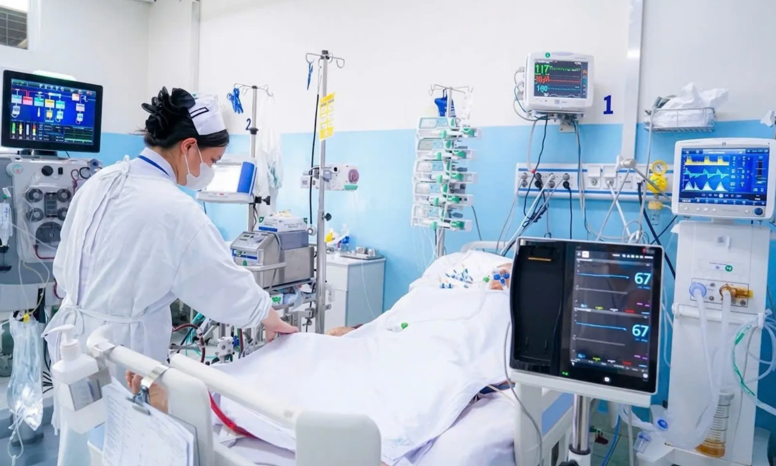 Thành công cứu cụ ông 72 tuổi ngừng tim hồi phục hoàn toàn nhờ E-CPR