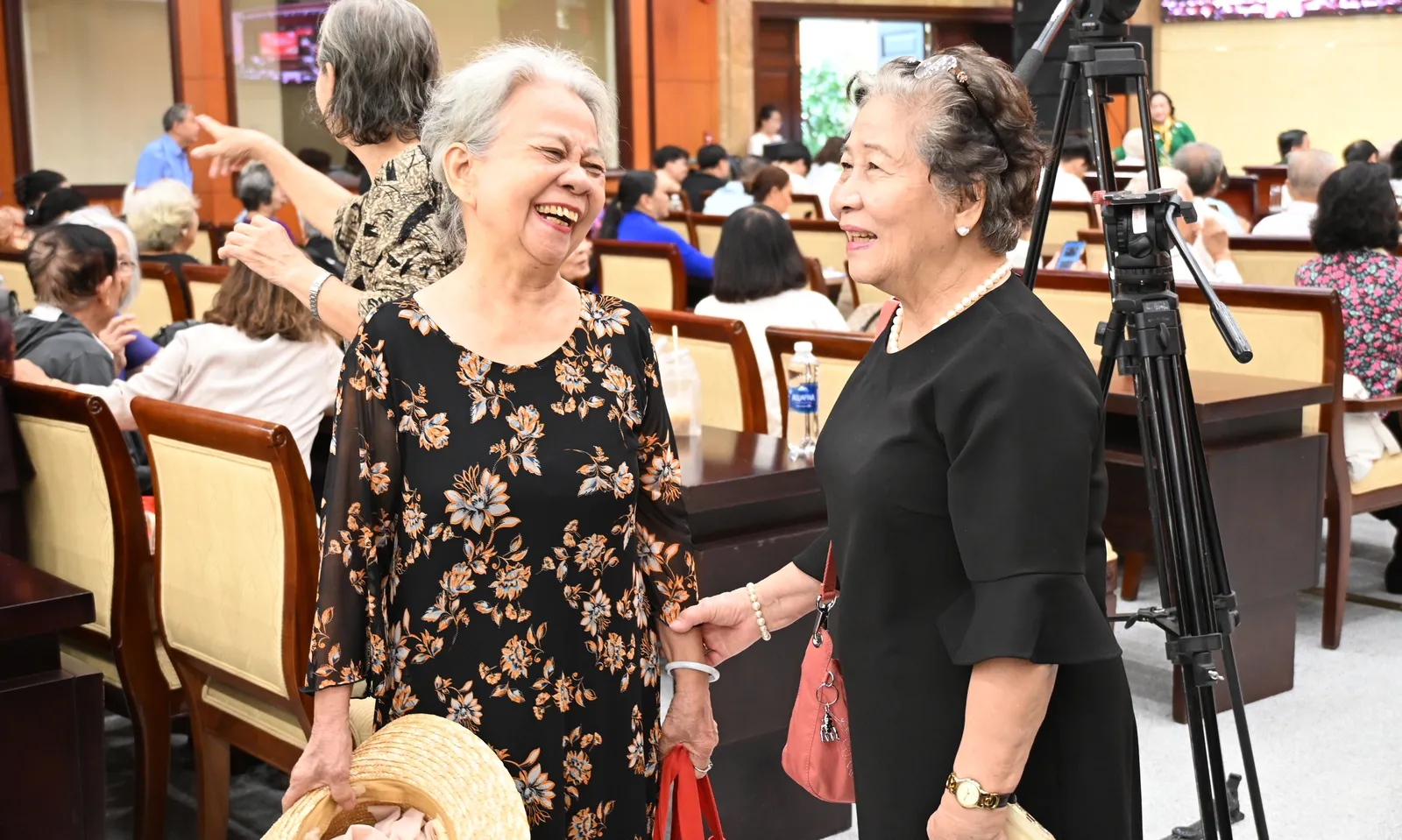 Tiếp nối tinh thần “một trái tim - hai màu áo”