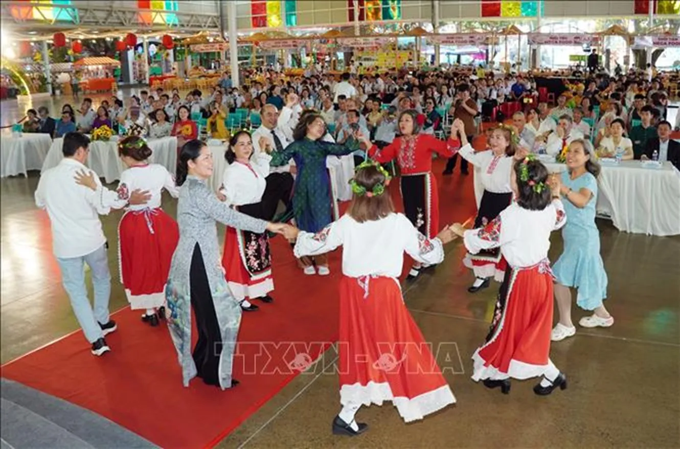 giai-dieu-huu-nghi-1782544371822-17825443721961731702043