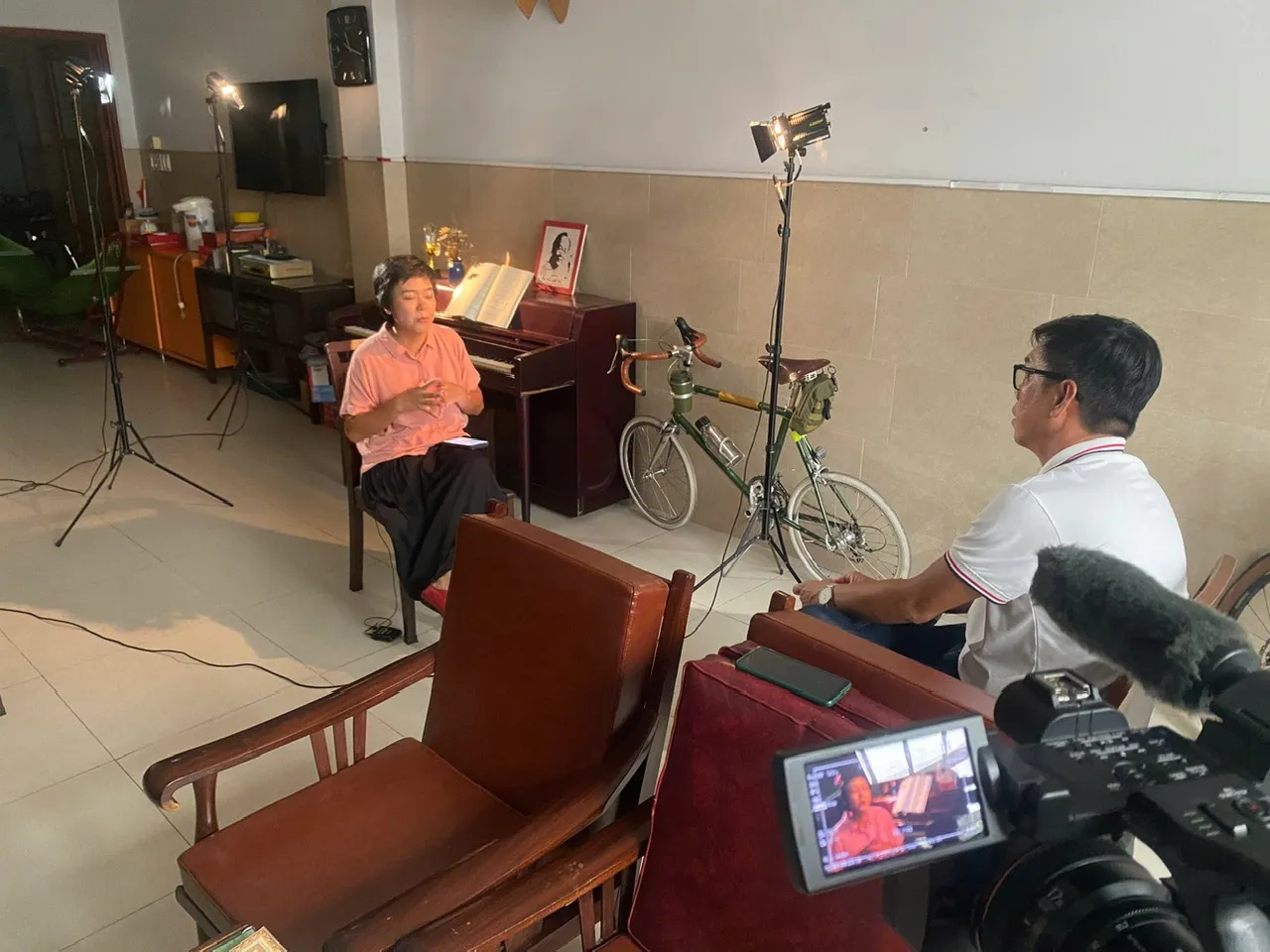 Phim "TP. Hồ Chí Minh - Nửa thế kỷ mang tên Người" quy tụ nhiều nhà nghiên cứu và chuyên gia uy tín