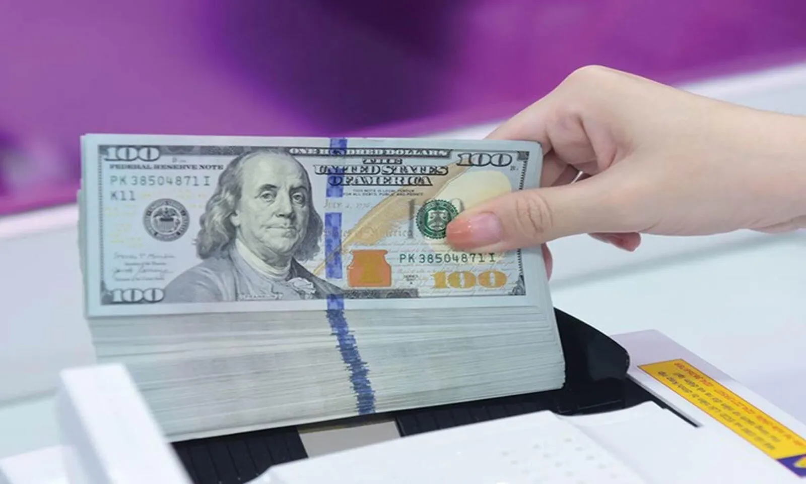 Tỷ giá ngoại tệ USD ổn định, bảng Anh vượt 35.000 đồng, dinar Kuwait cao nhất – Hình 1