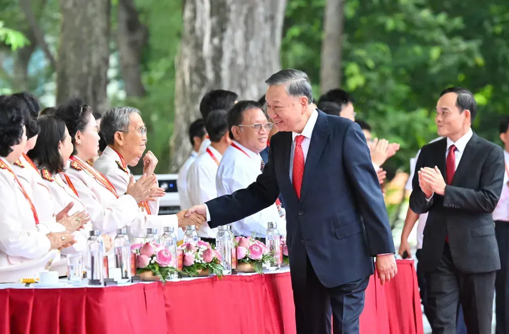 Tổng Bí thư, Chủ tịch nước Tô Lâm dự lễ kỷ niệm 50 năm Ngày Thành phố Sài Gòn - Gia Định vinh dự mang tên Chủ tịch Hồ Chí Minh. Ảnh: VIỆT DŨNG