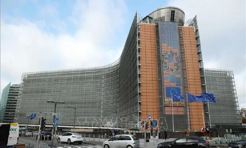 EU siết chặt quản lý, áp thuế đối với hàng thương mại điện tử giá trị thấp