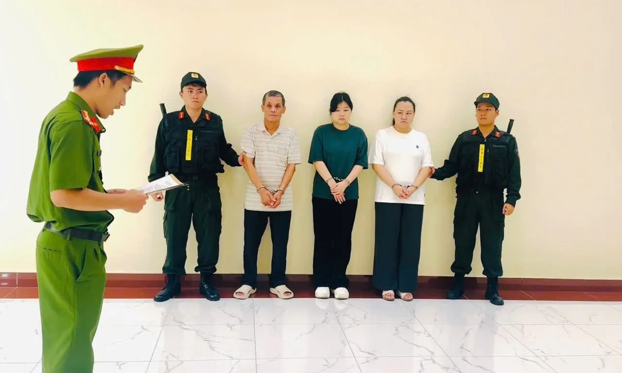 Hàng Trung Quốc “đội lốt” Canada
