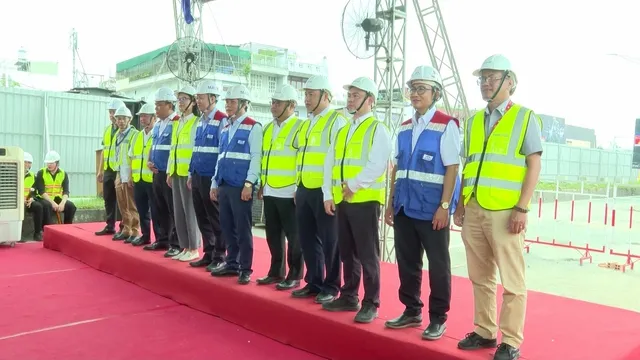 Dự kiến tháng 7 và 8-2026, sau khi hoàn thành phân luồng giao thông và chuẩn bị mặt bằng, dự án sẽ đồng loạt triển khai thi công tại các nhà ga còn lại trên tuyến