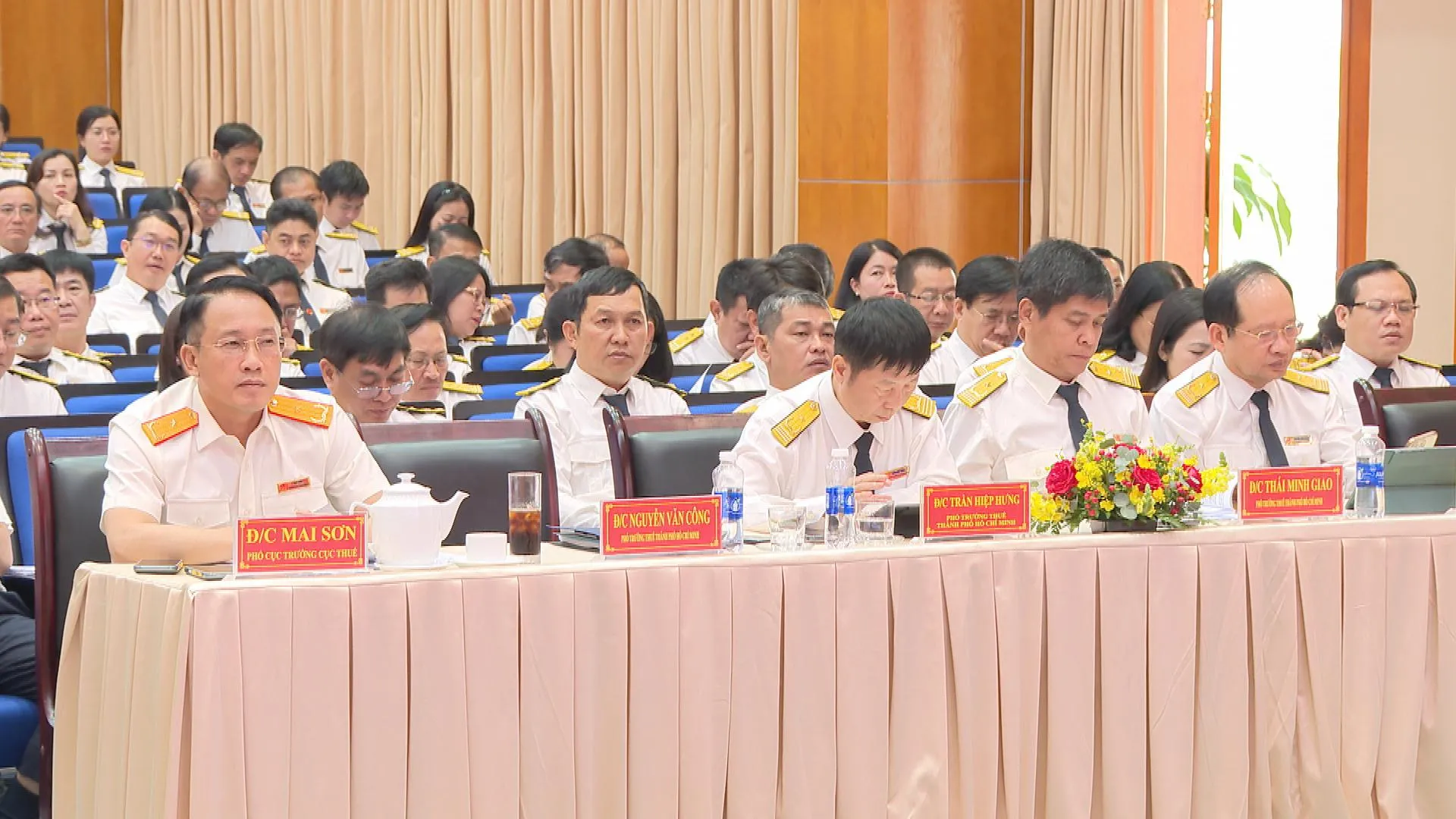 Ngành thuế Thành phố xuất sắc hoàn thành gần 64% dự toán được giao cả năm