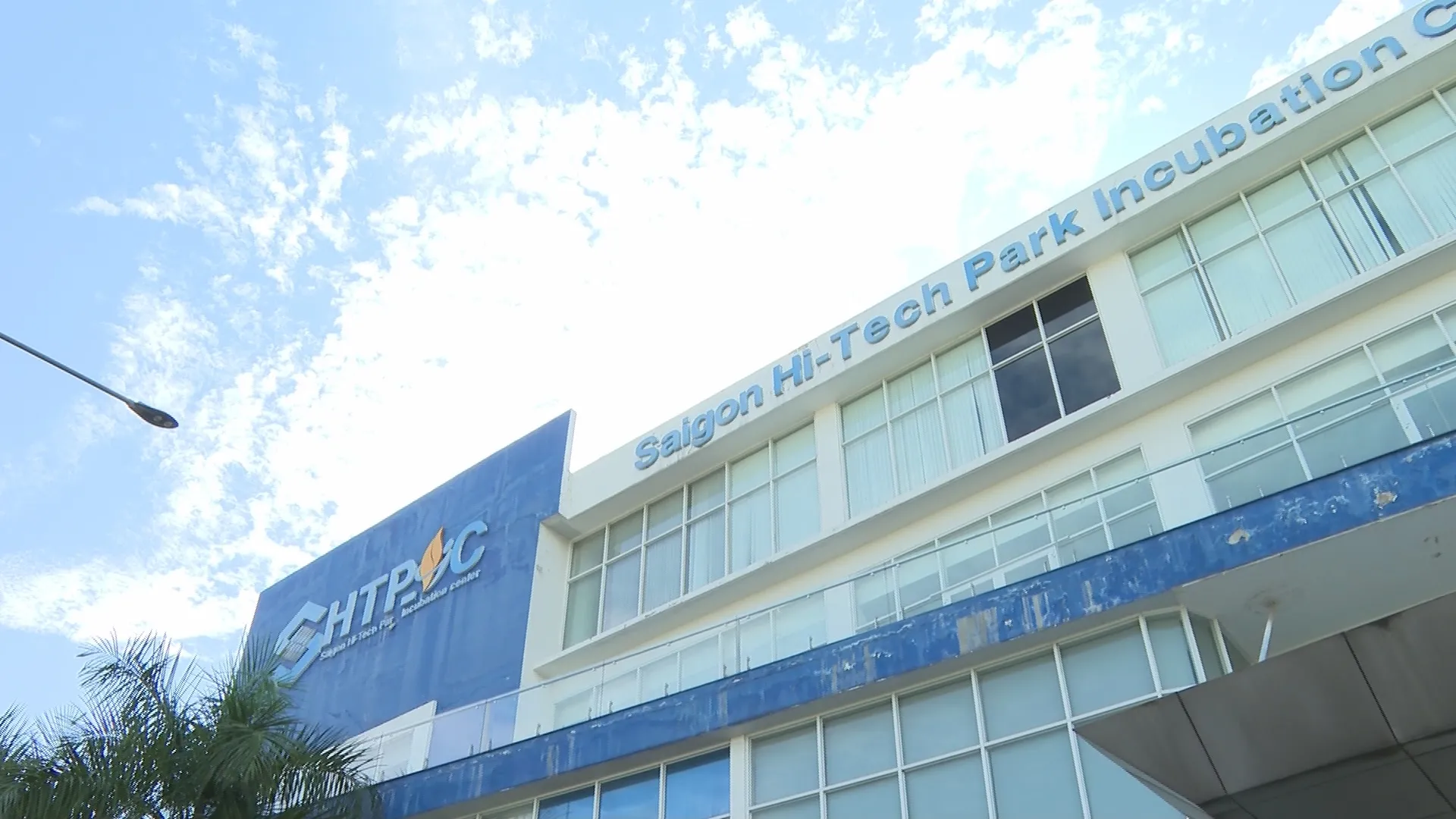 TP. Hồ Chí Minh bước vào kỷ nguyên phát triển mới, lấy công nghệ cao làm động lực cốt lõi để đổi mới mô hình tăng trưởng