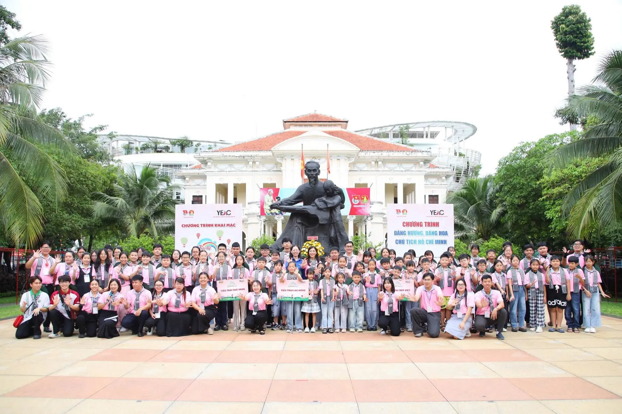 99 trại sinh ní tham gia trại hè %22Học kỳ hồng%22 2026. Ảnh - Bá Nam