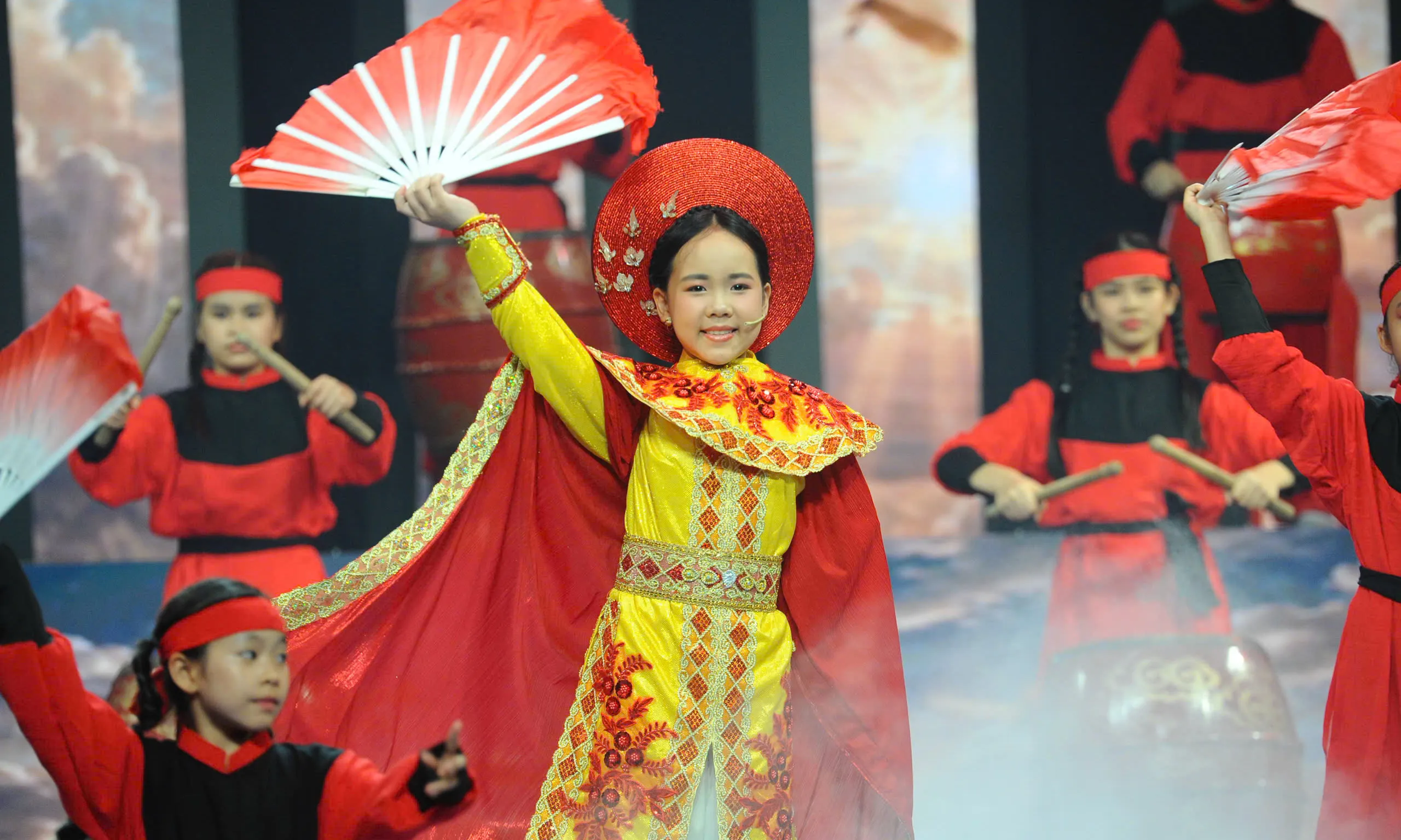 Helen Vũ ghi dấu ấn với hình tượng Mai Anh và hai tiết mục âm nhạc giàu cảm xúc trong “Dậy Sóng Bạch Đằng Giang”