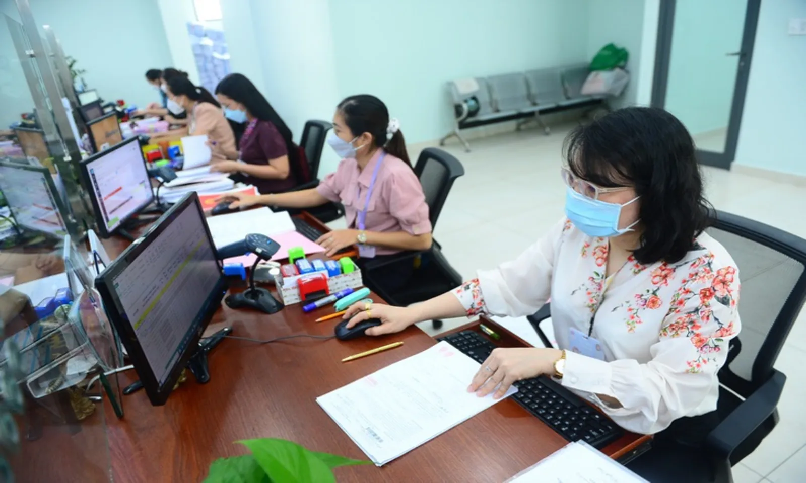Từ 1-7 Quy định rõ 4 trường hợp viên chức bị buộc thôi việc, 3 trường hợp bị cách chức – Hình 1