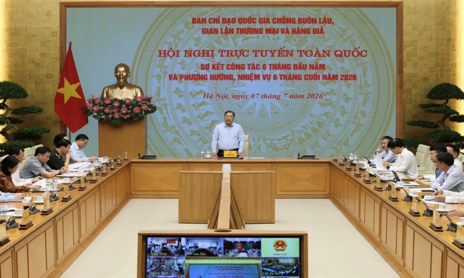 Phó Thủ tướng Thường trực Phạm Gia Túc Chống buôn lậu, gian lận thương mại, hàng giả là nhiệm vụ thường xuyên - Ảnh 1
