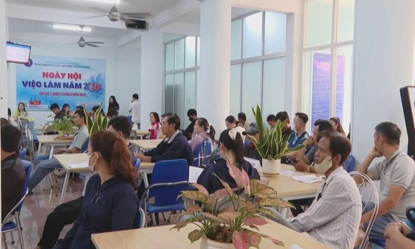 Sản xuất khởi sắc, nhiều doanh nghiệp tăng tốc tuyển dụng - Ảnh 6