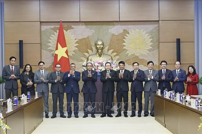 Chủ tịch Quốc hội Trần Thanh Mẫn với đại biểu. Ảnh: Doãn Tấn/TTXVN