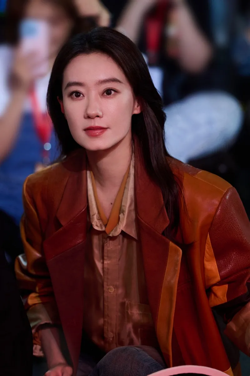 voh-chau-tinh-tri-ra-mat-phim-moi-ve-bong-da-nu-4