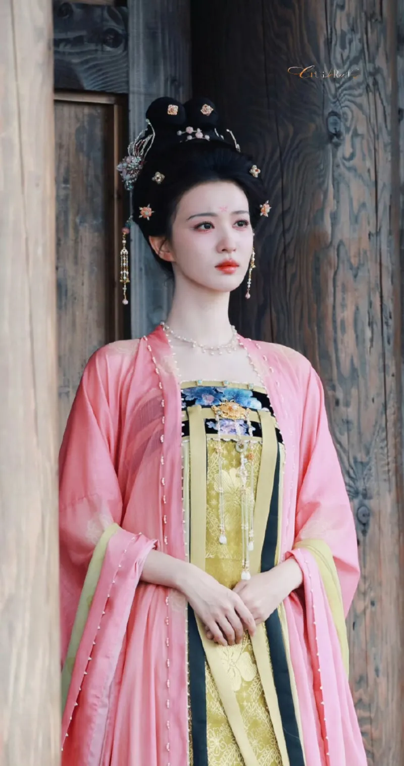 voh-tao-hinh-phim-moi-cua-vuong-so-nhien-xung-danh-my-nhan-nhu-hoa-2