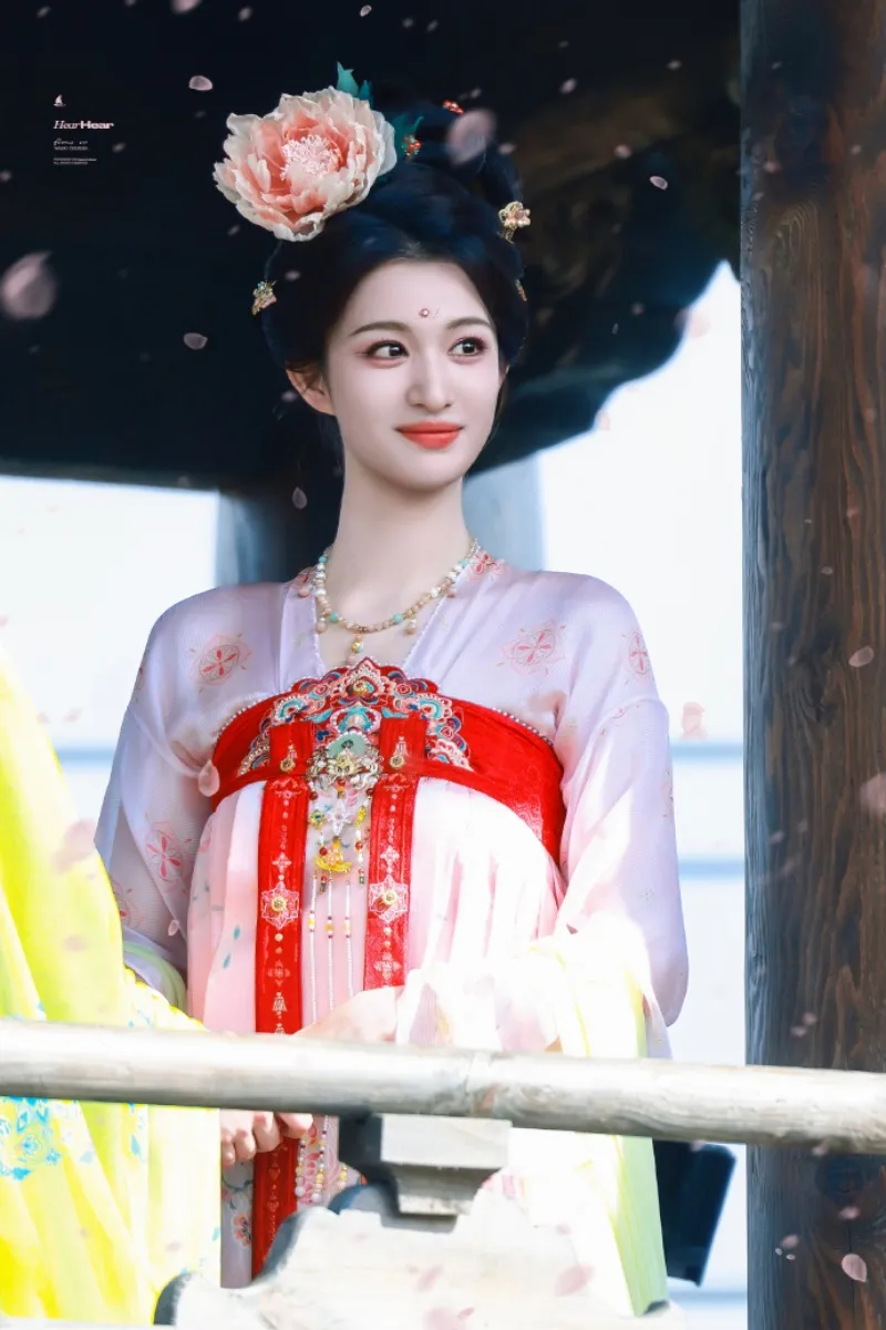 voh-tao-hinh-phim-moi-cua-vuong-so-nhien-xung-danh-my-nhan-nhu-hoa-7
