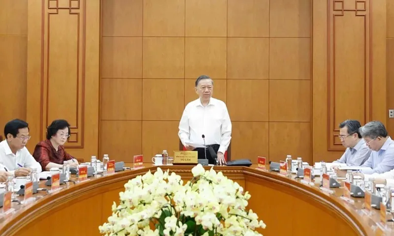 Không chạy theo bằng cấp, Tổng Bí thư, Chủ tịch nước nhấn mạnh giá trị nghề nghiệp