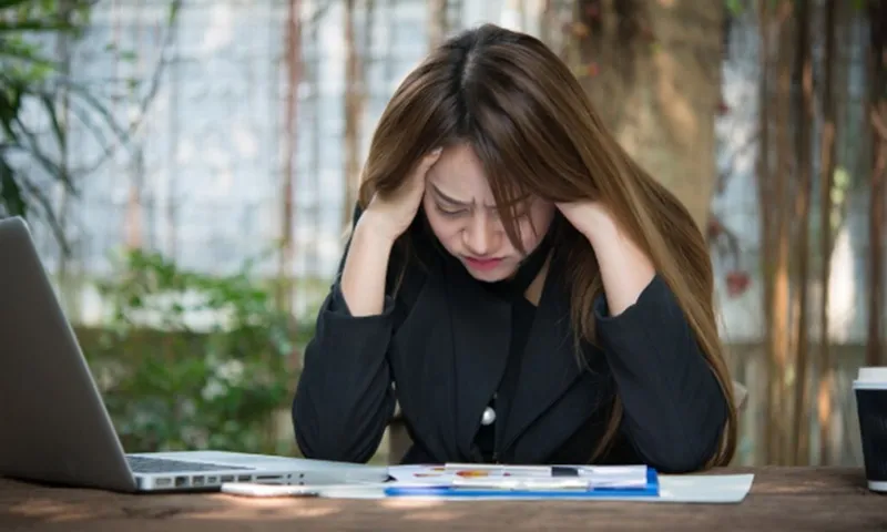 Mở rộng theo dõi sức khỏe tâm thần cho người chịu áp lực công việc, thất nghiệp