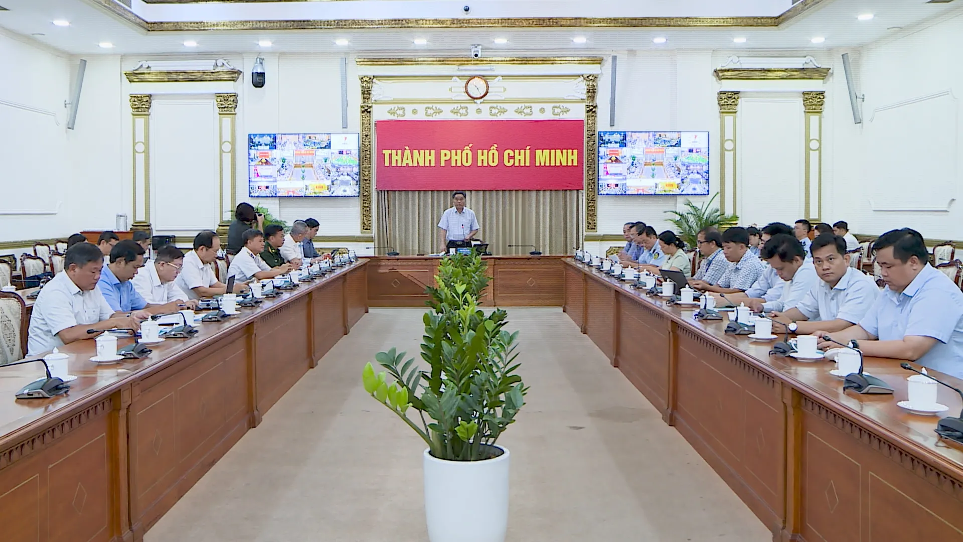 Hội nghị trực tuyến toàn quốc sơ kết công tác 6 tháng đầu năm về chống buôn lậu, gian lận thương mại và hàng giả tại điểm cầu TP. Hồ Chí Minh