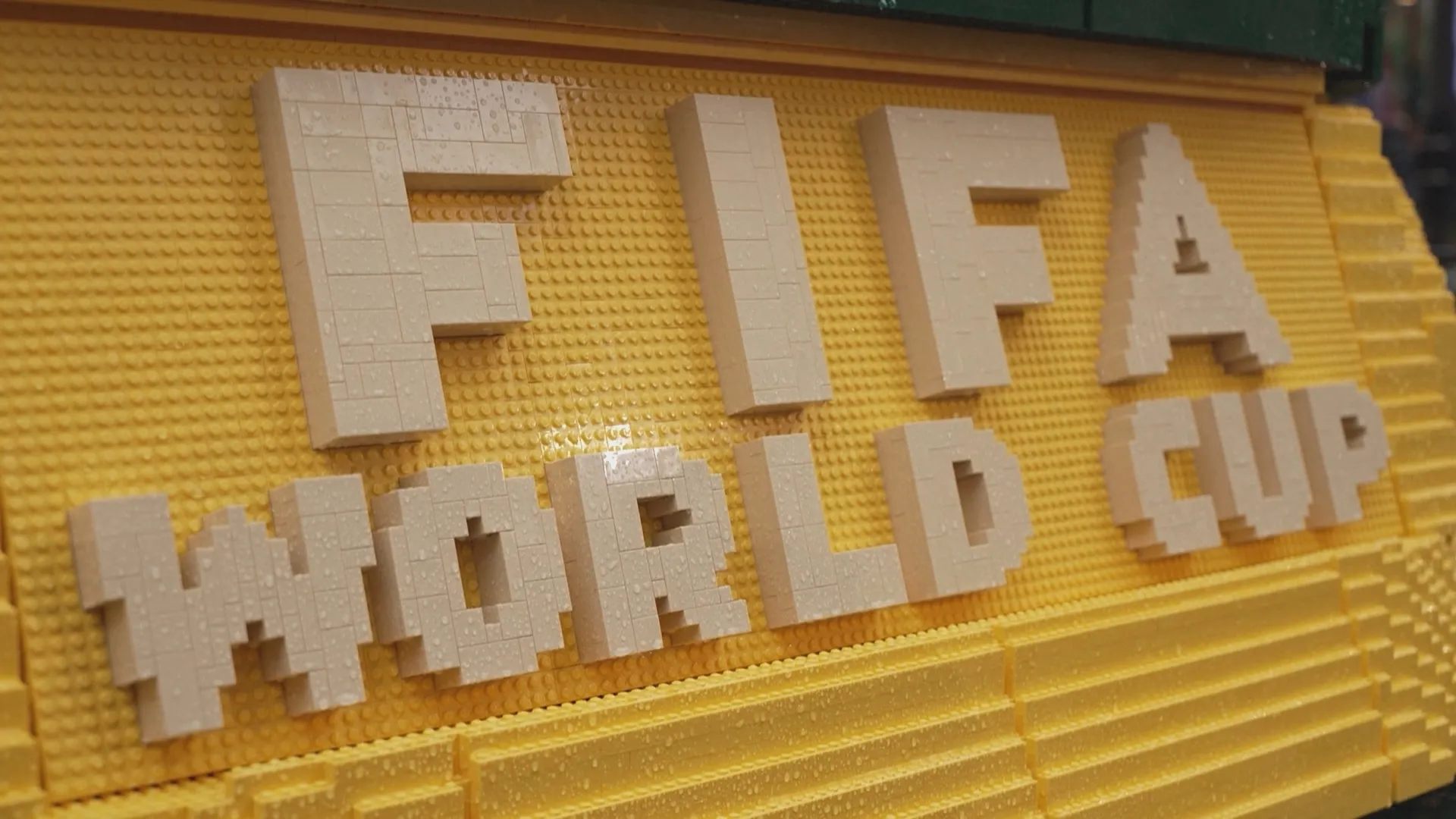 Lego ra mắt mô hình chiếc cúp World Cup cao hơn 8 mét - Ảnh 5.