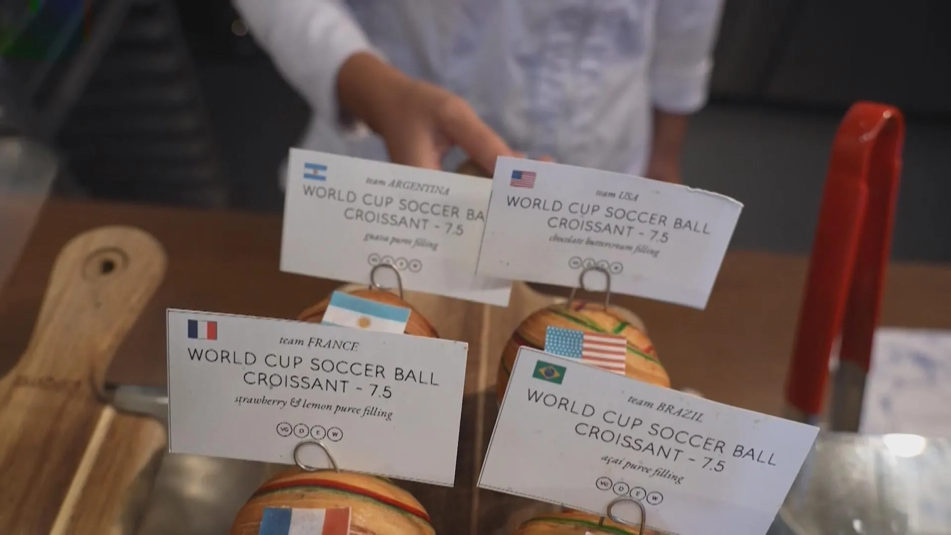 Độc đáo bánh sừng bò tôn vinh các đội tuyển dự World Cup- Ảnh 3.