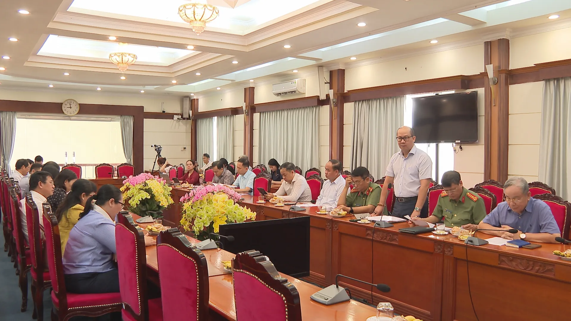 Góp ý hoàn thiện các dự án luật, khơi thông nguồn lực phát triển kinh tế - Ảnh 2.