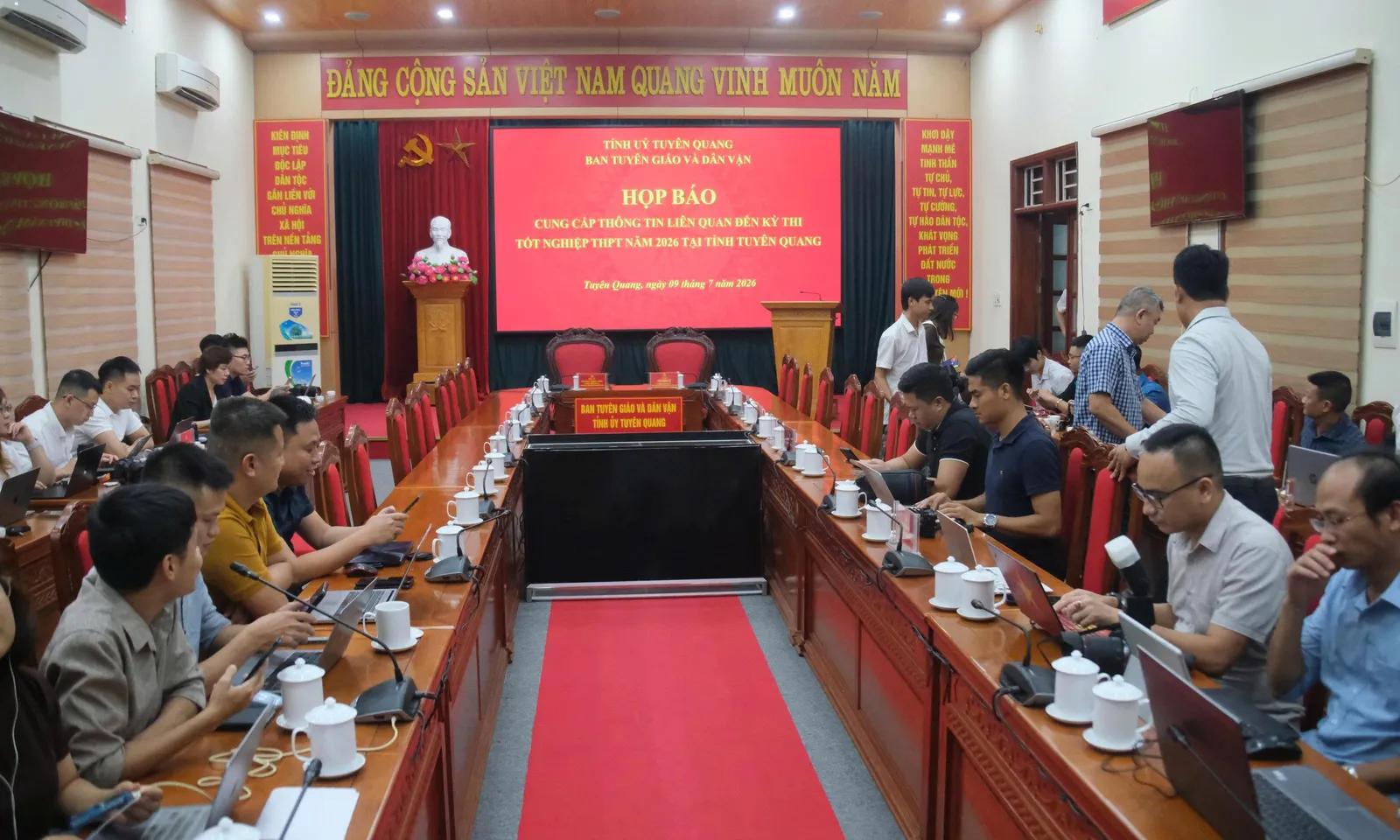 Khởi tố thêm Phó hiệu trưởng và 2 người khác trong vụ điểm 10 toán bất thường ở Tuyên Quang