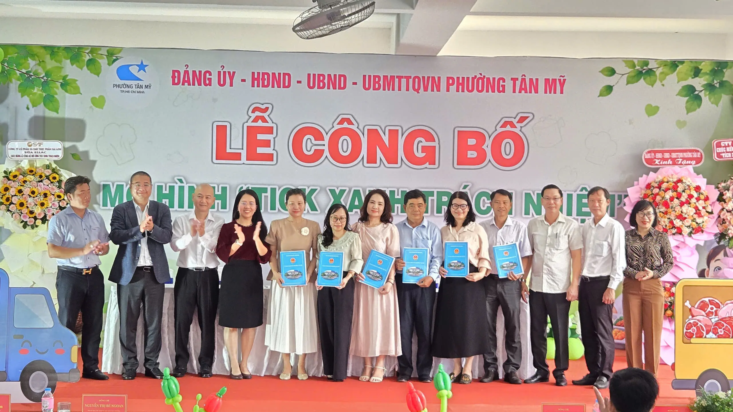 Ký kết thực hiện mô hình tick xanh trách nhiệm năm học 2026 -2027 tại một số trường học trên địa bàn phường Tân Mỹ. Ảnh - Bá Nam