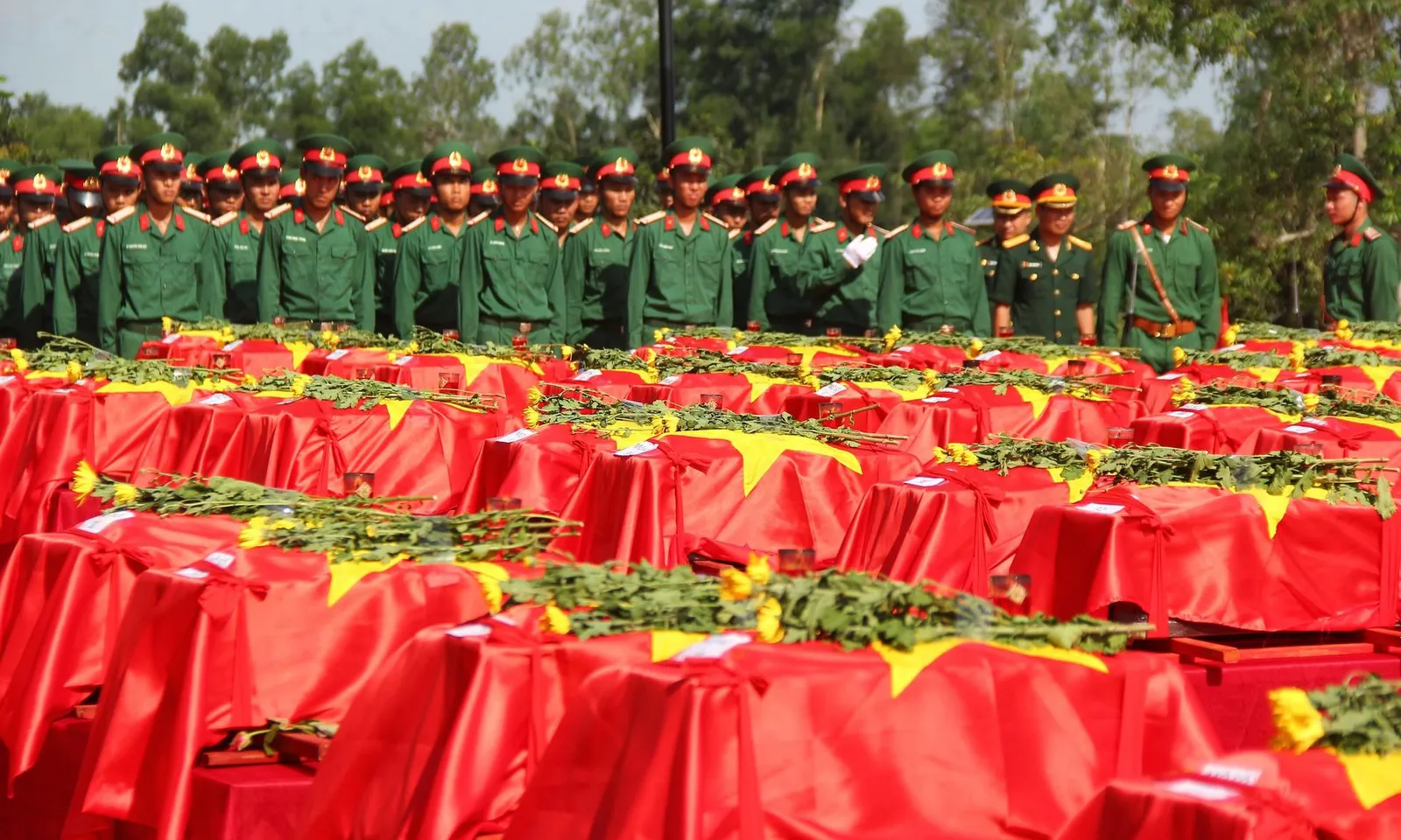 Công điện của Thủ tướng yêu cầu đẩy mạnh tìm kiếm, quy tập, xác định danh tính hài cốt liệt sĩ