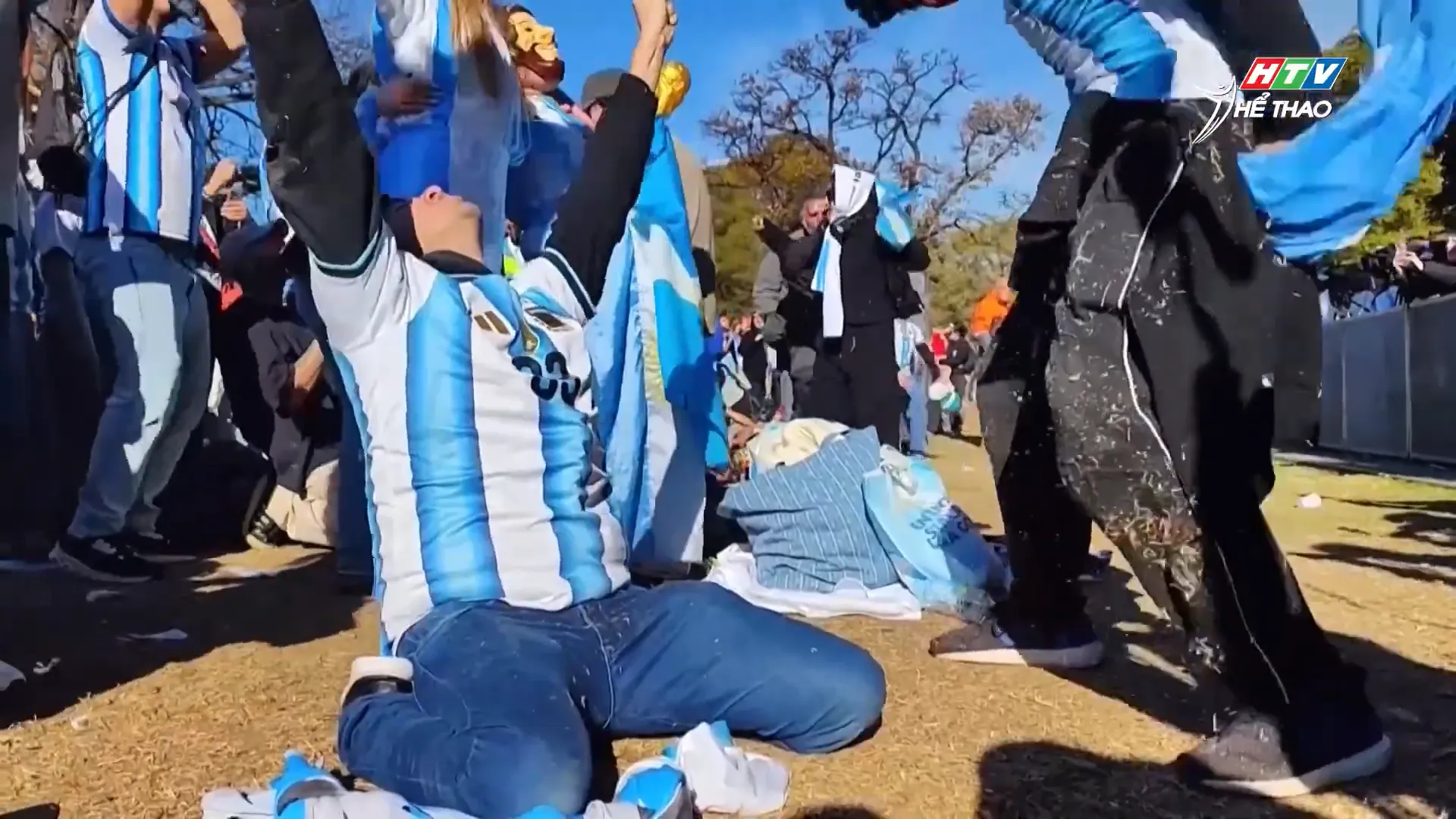 World Cup: Argentina ngược dòng ngoạn mục, Thụy Sĩ lần đầu vào tứ kết sau 72 năm - Ảnh 4. World Cup: Argentina ngược dòng ngoạn mục, Thụy Sĩ lần đầu vào tứ kết sau 72 năm - Ảnh 4.
