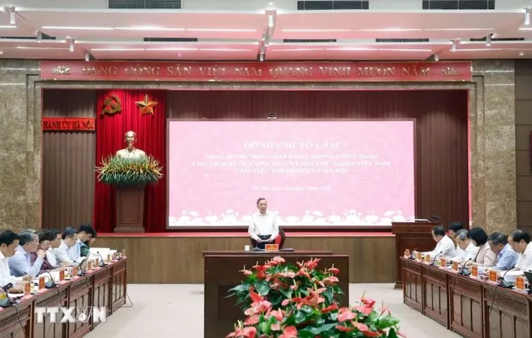 Tổng Bí thư, Chủ tịch nước chỉ rõ, giải phóng nguồn lực đang bị ách tắc, đây là dư địa tăng trưởng lớn nhất của Hà Nội - Ảnh: TTXVN