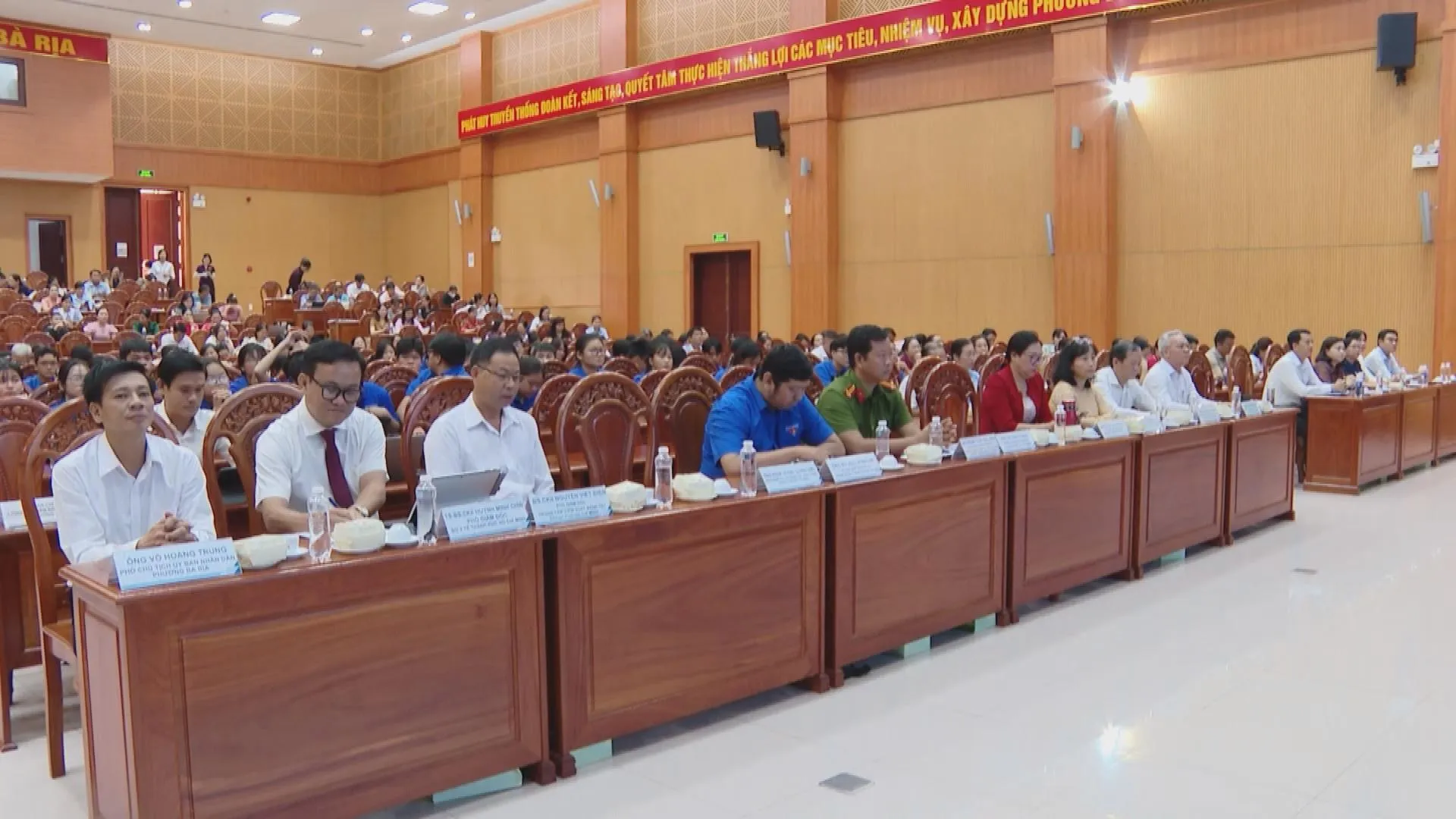 2 Hội nghị triển khai Luật Dân số và Kế hoạch thực hiện Chiến lược Dân số Việt Nam đến năm 2030