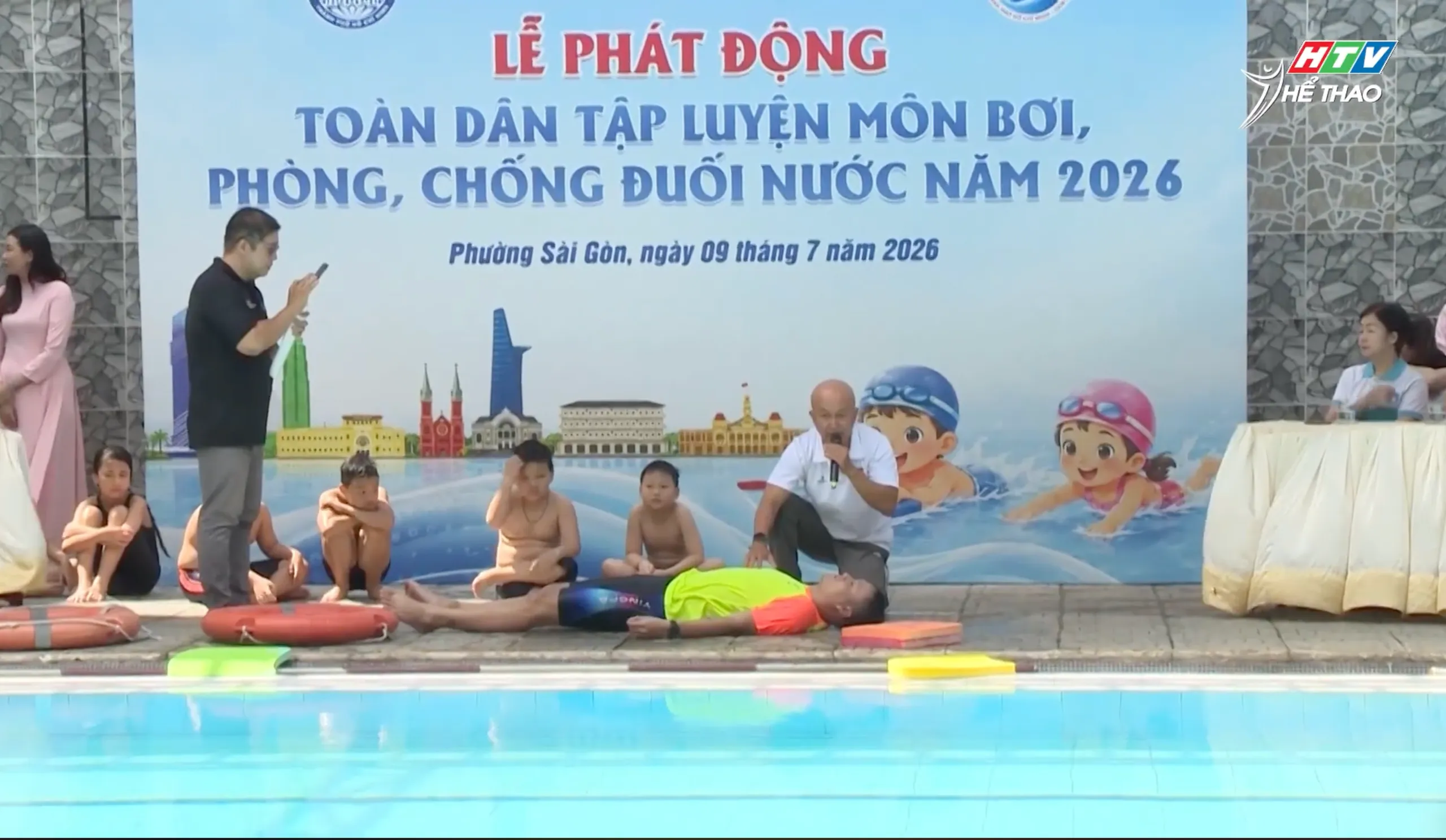 2 Phuong Sai Gon phat dong tap luyen boi