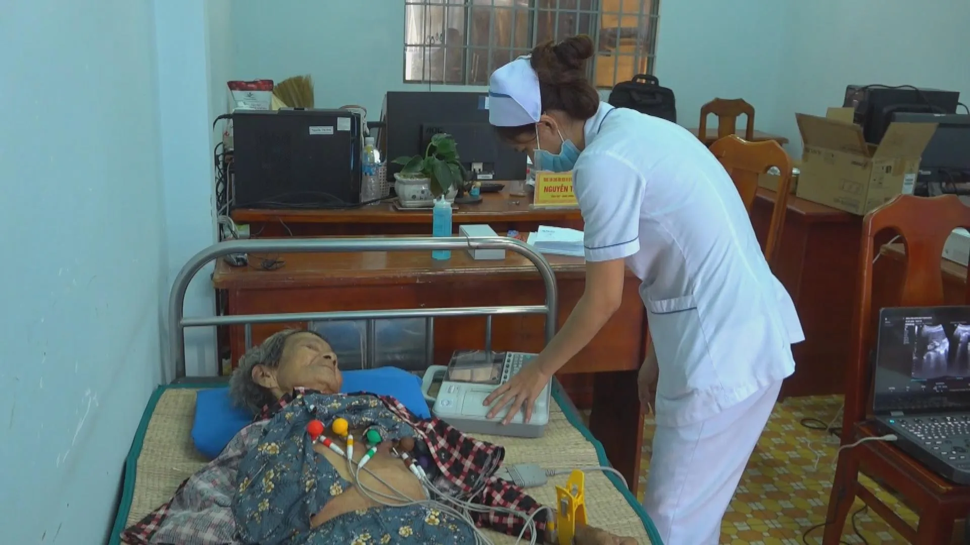 3 Khám bệnh, cấp thuốc miễn phí cho người dân vùng biên giới Tây Ninh