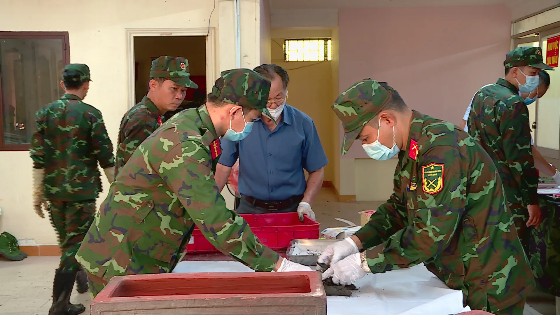 4 Phát hiện thêm 13 bộ hài cốt liệt sĩ tại công viên Lê Thị Riêng